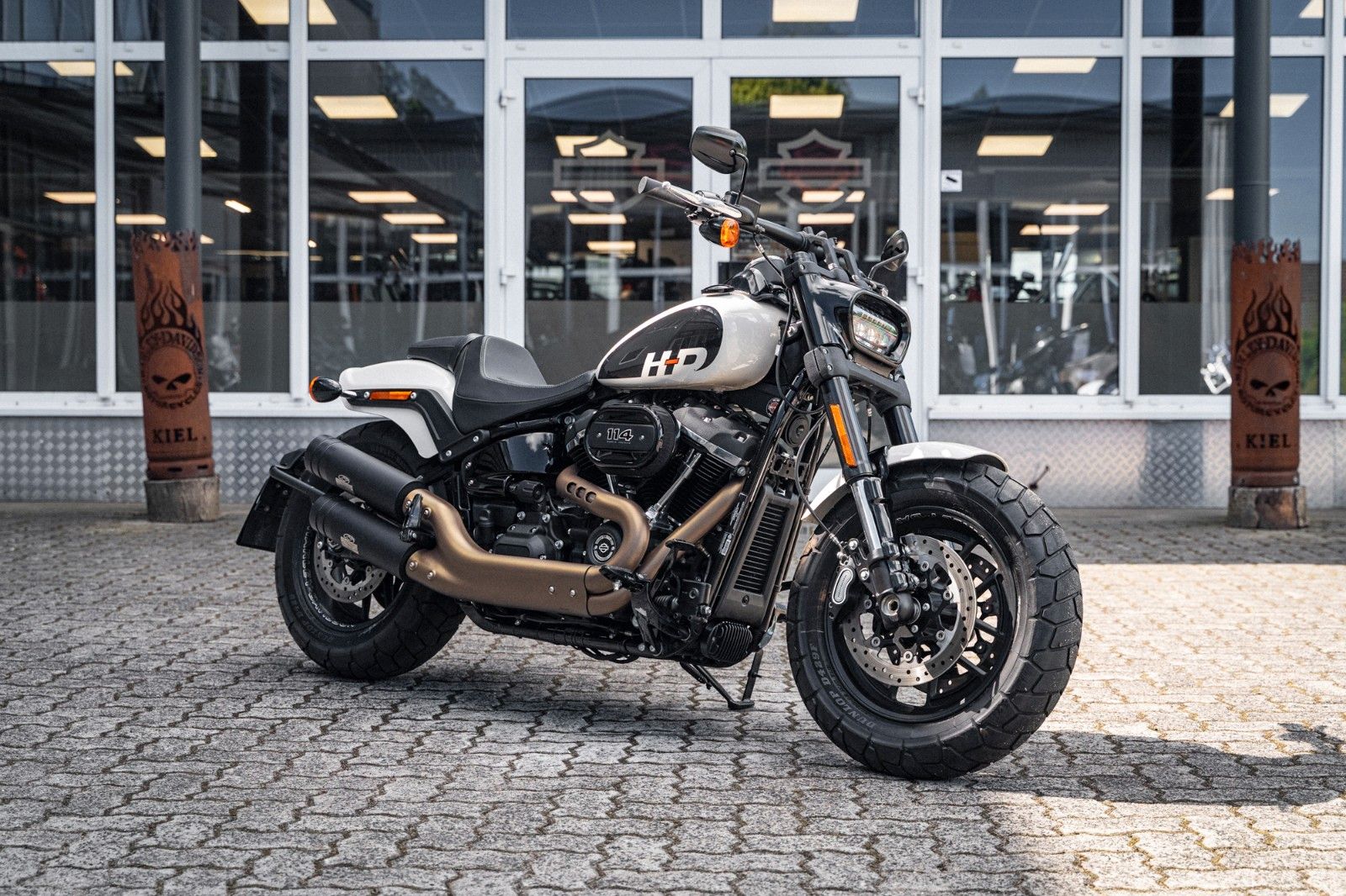 Fahrzeugabbildung Harley-Davidson FAT BOB 114 cui SOFTAIL - JEKILL & HYDE