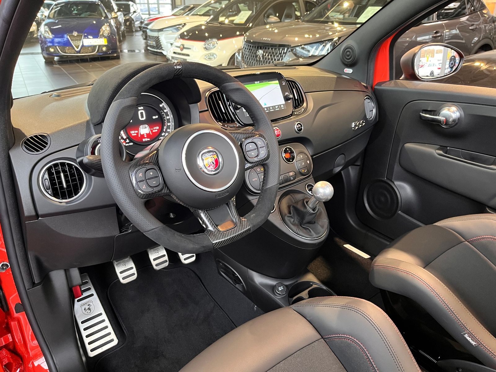 Fahrzeugabbildung Abarth 695C Competizione BEATS NAV CARPLAY