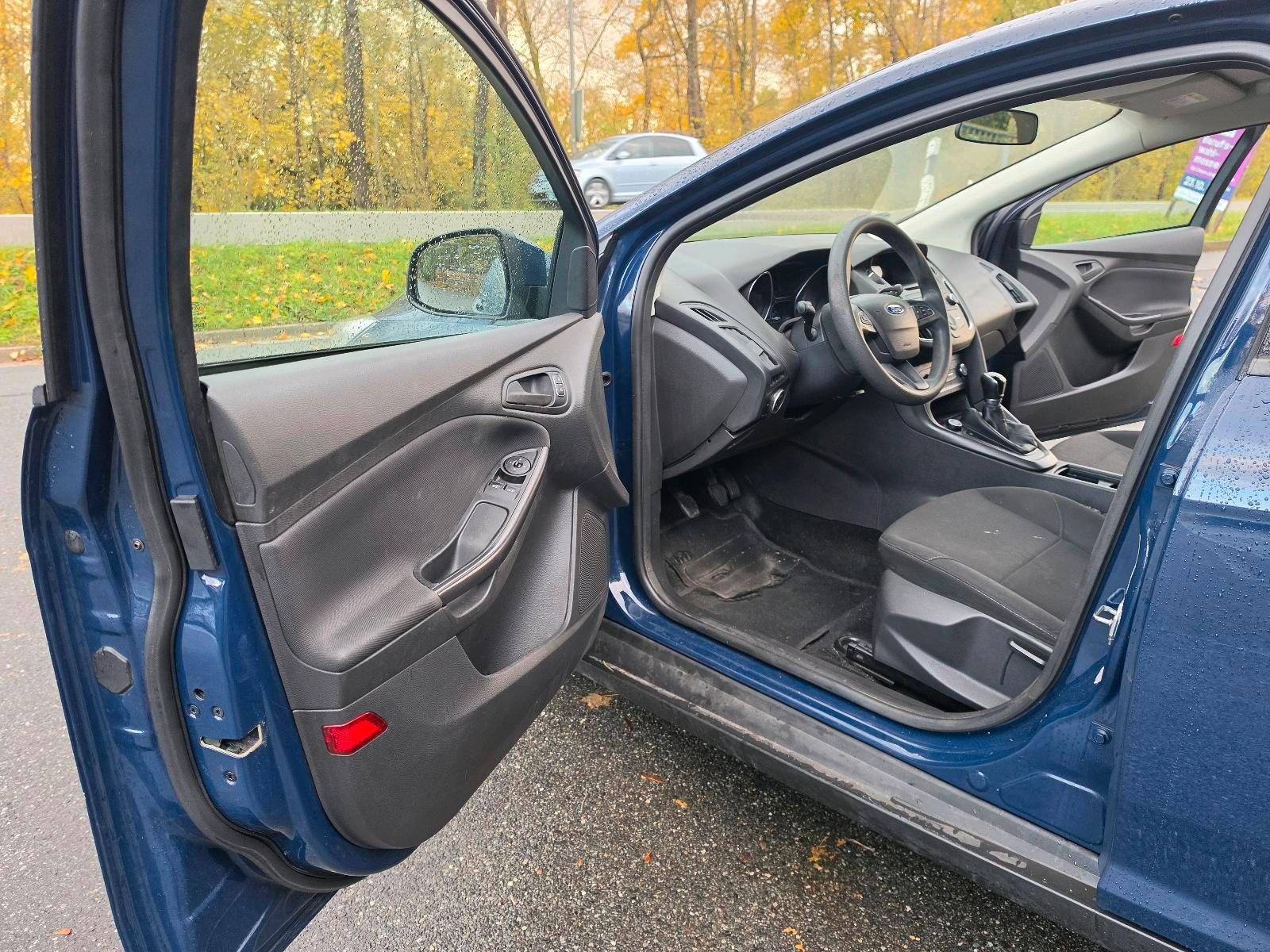 Ford Focus 2014 — photo 10