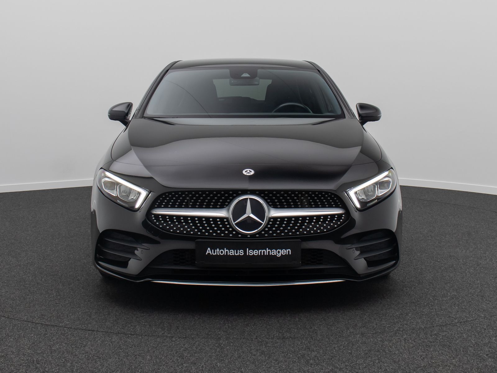 Fahrzeugabbildung Mercedes-Benz A250 AMG Line Kamera AHK Alarm Sportsitz 18Zoll