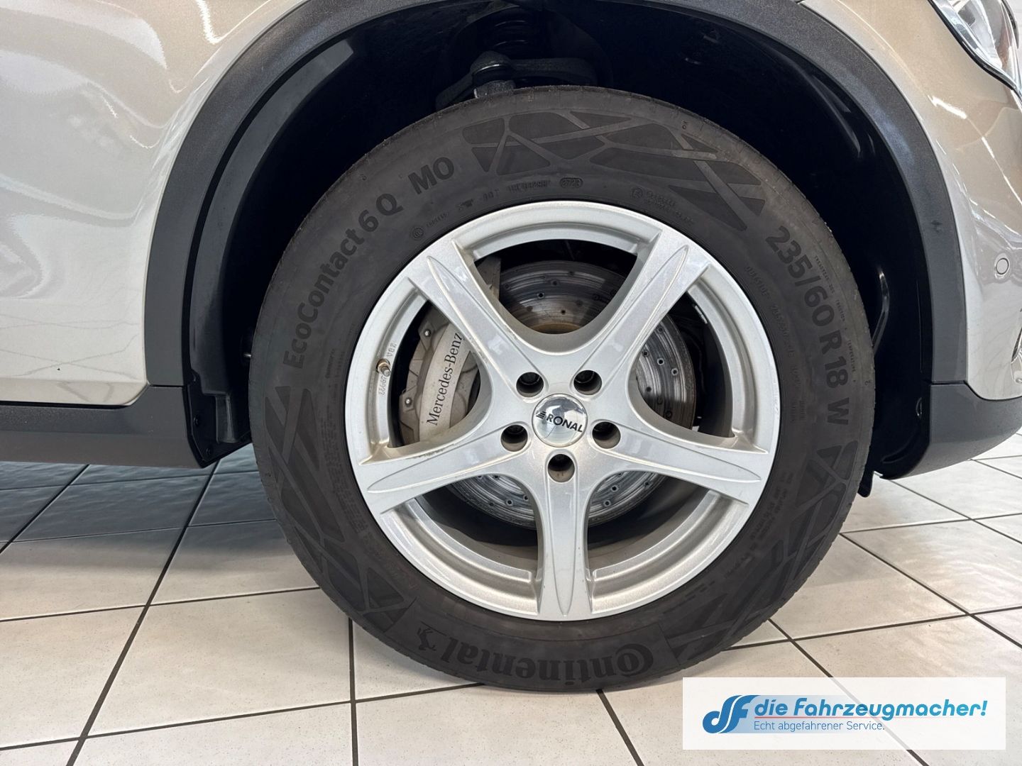 Fahrzeugabbildung Mercedes-Benz GLC 300 e 4Matic AHK-klappbar Leder *EXPORT