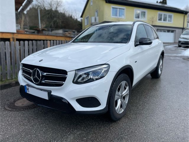 Mercedes-Benz GLC 350 e 4Matic / wenig KM / TÜV neu