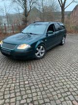 Volkswagen Verkaufen avto mit tuf 26.09 - Volkswagen Passat aus 2001: Kombi