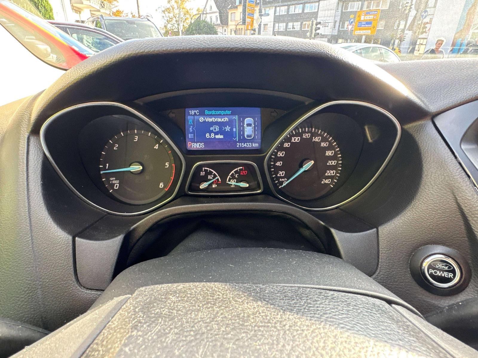 Ford Focus 2013 — photo 10