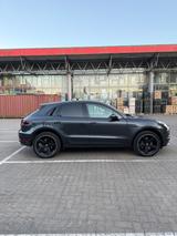 Porsche Macan - - - Porsche aus 2018