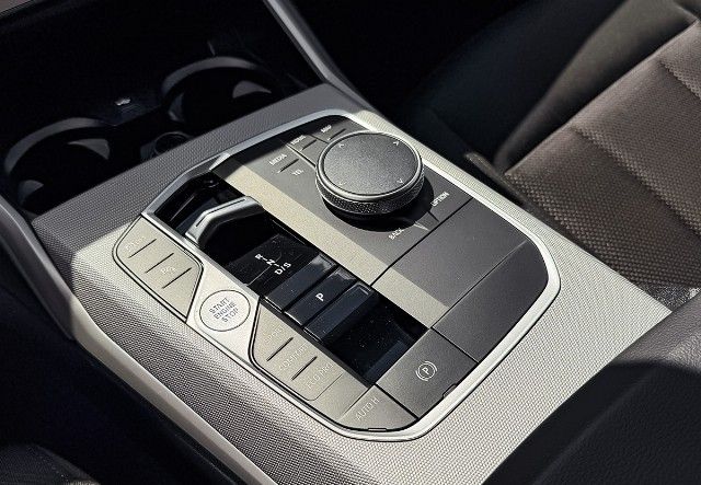 BMW 320 d xDriveTouring.Drive Asst.Curved.LED.SHZ. foto 23