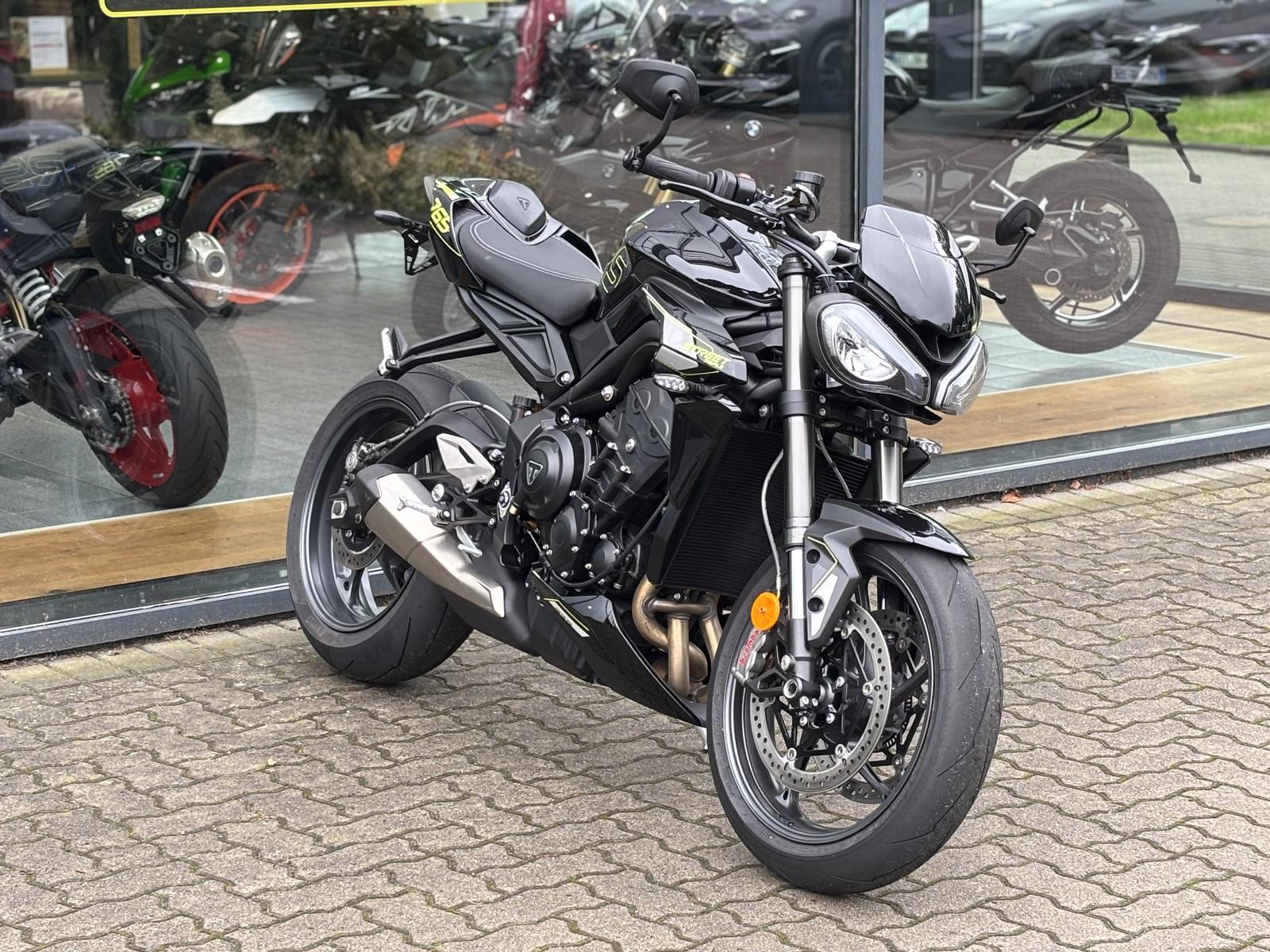 Triumph STREET TRIPLE RS