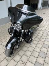 Harley-Davidson Street Glide CVO  - HARLEY-DAVIDSON TOURER GLIDE