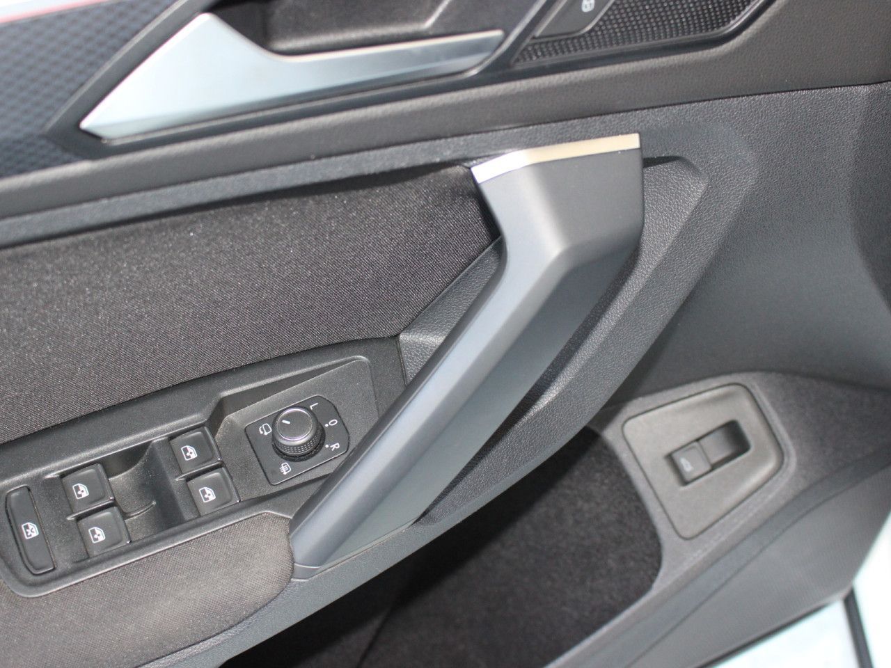 Fahrzeugabbildung Volkswagen Tiguan 1.5 TSI United DSG AHK/CAM/ACC/Navi