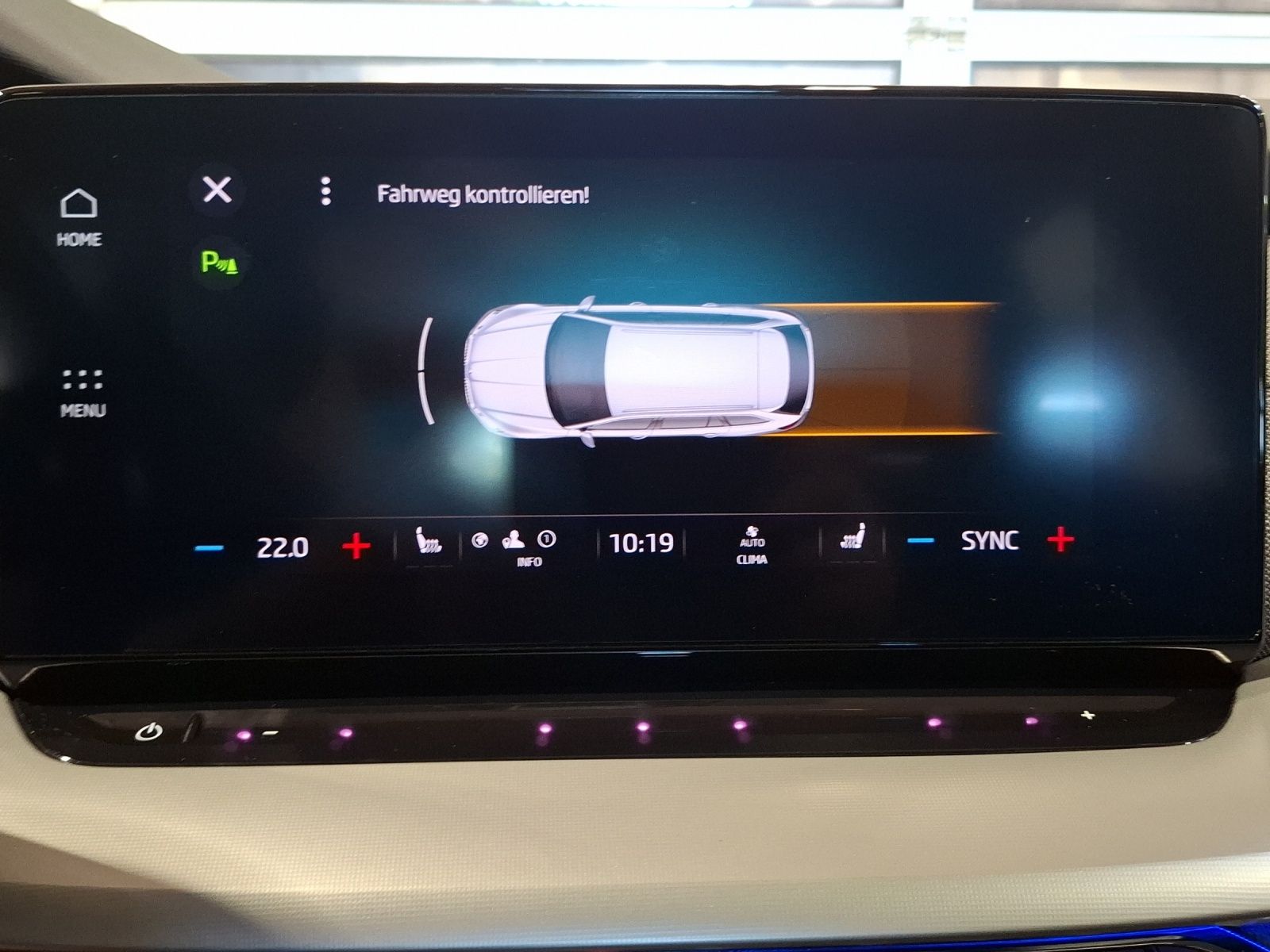 Fahrzeugabbildung SKODA Octavia Combi TDI Style DSG LED Navi HUD PDC SH