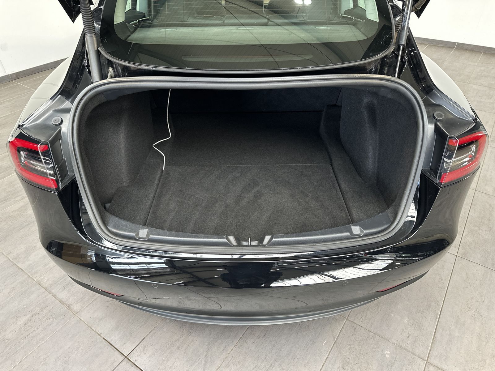 Fahrzeugabbildung Tesla Model 3 RWD NAV+LED+ACC+KAMERA+PANORAMA+1HD+18ZO