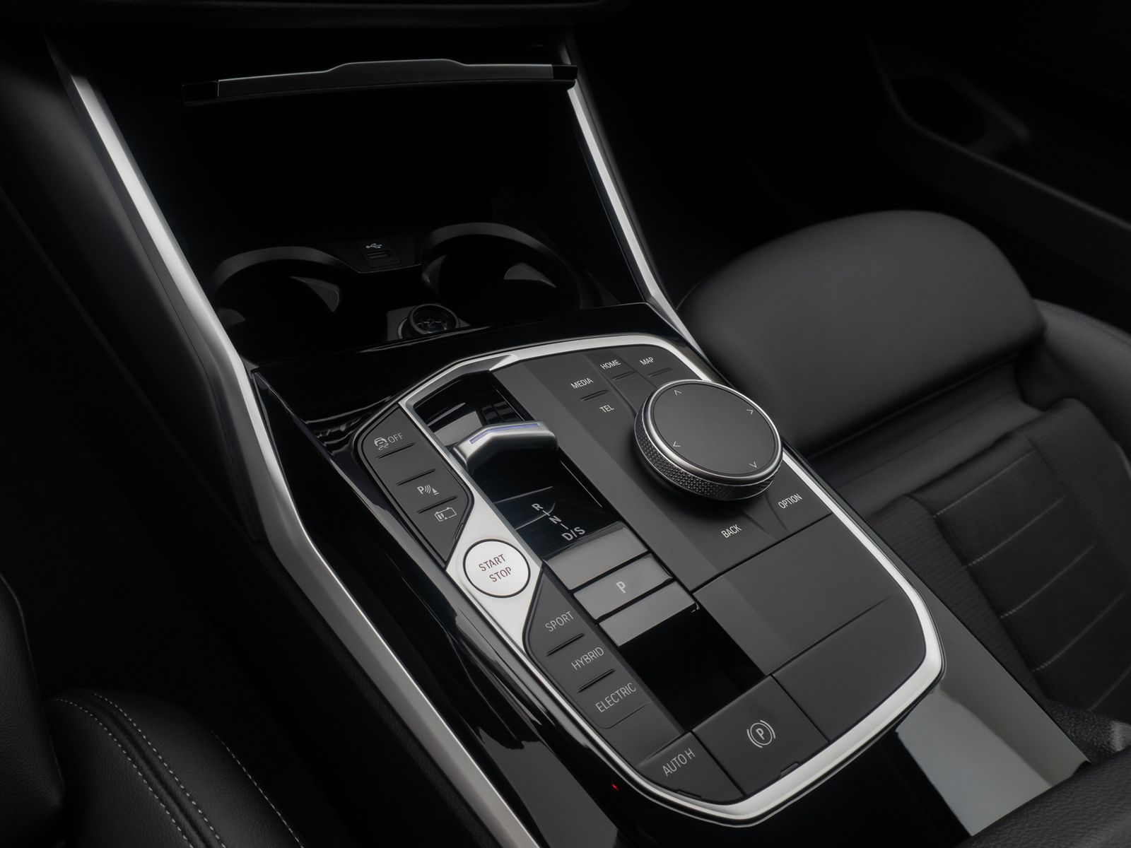 Fahrzeugabbildung BMW 330e Kamera DAB Stop&Go AHK Sport Fernlichtassis