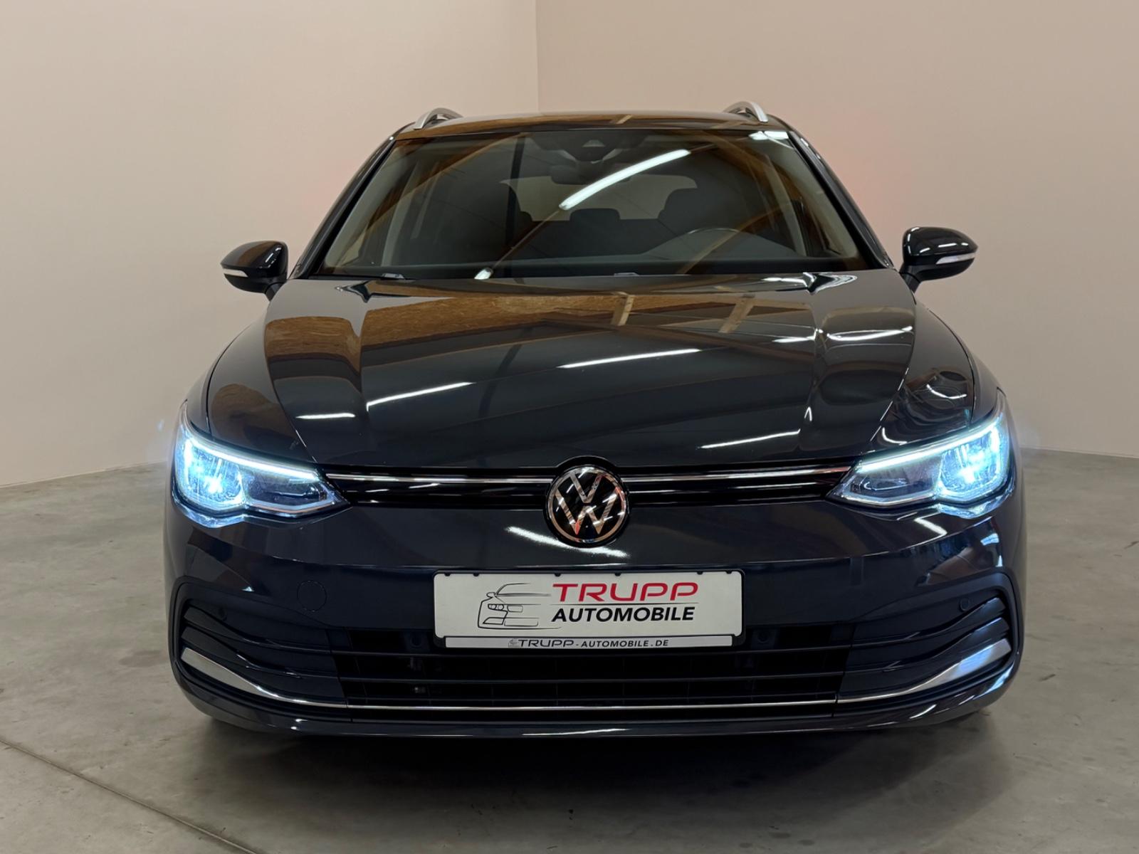 Volkswagen Golf VIII 2.0TDI/LED/AHK/ACC/SHZ/NAVI/PDC