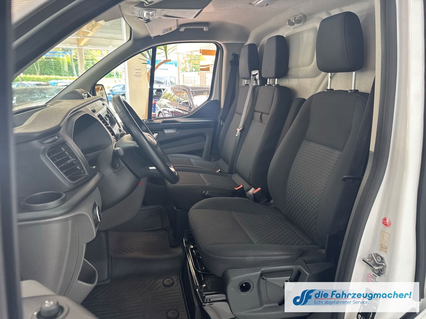Fahrzeugabbildung Ford Transit Custom Kasten 320 L2 Trend 2.0 TDCi DAB