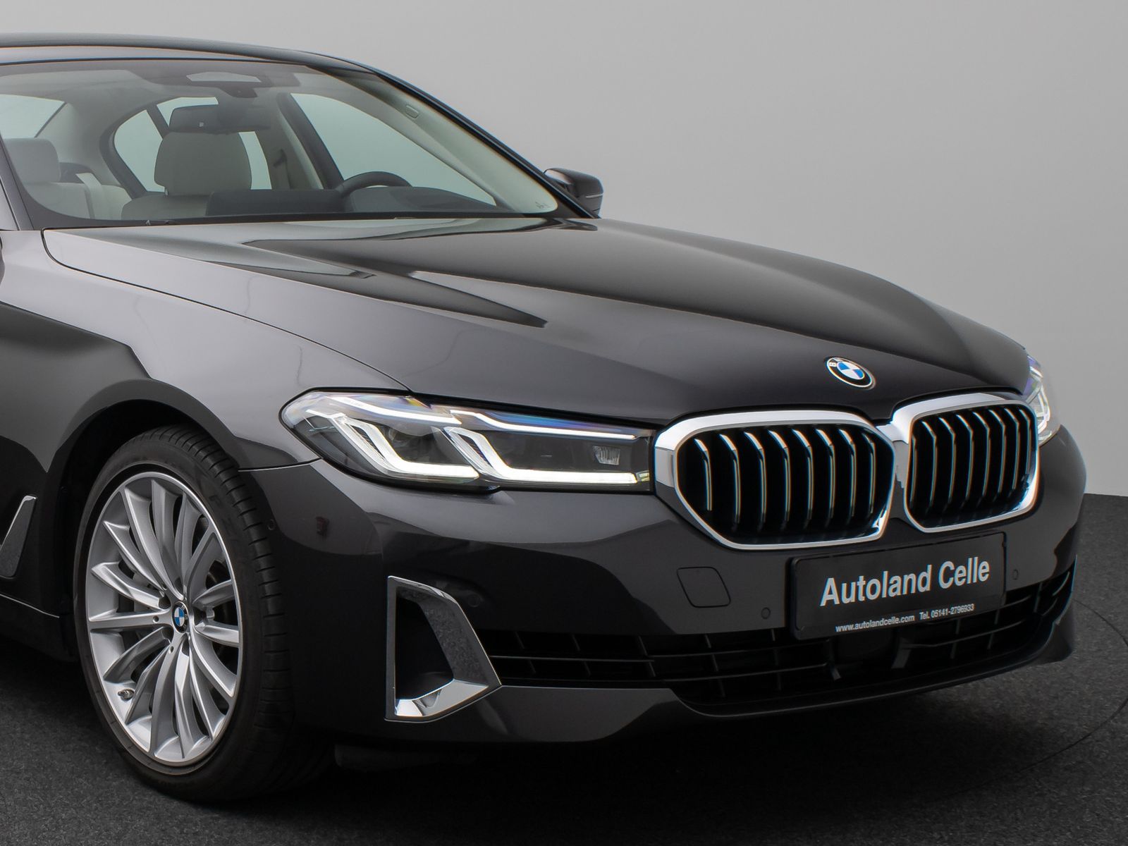 Fahrzeugabbildung BMW 540i Luxury Line Kamera Glasdach Laser HUD H/K