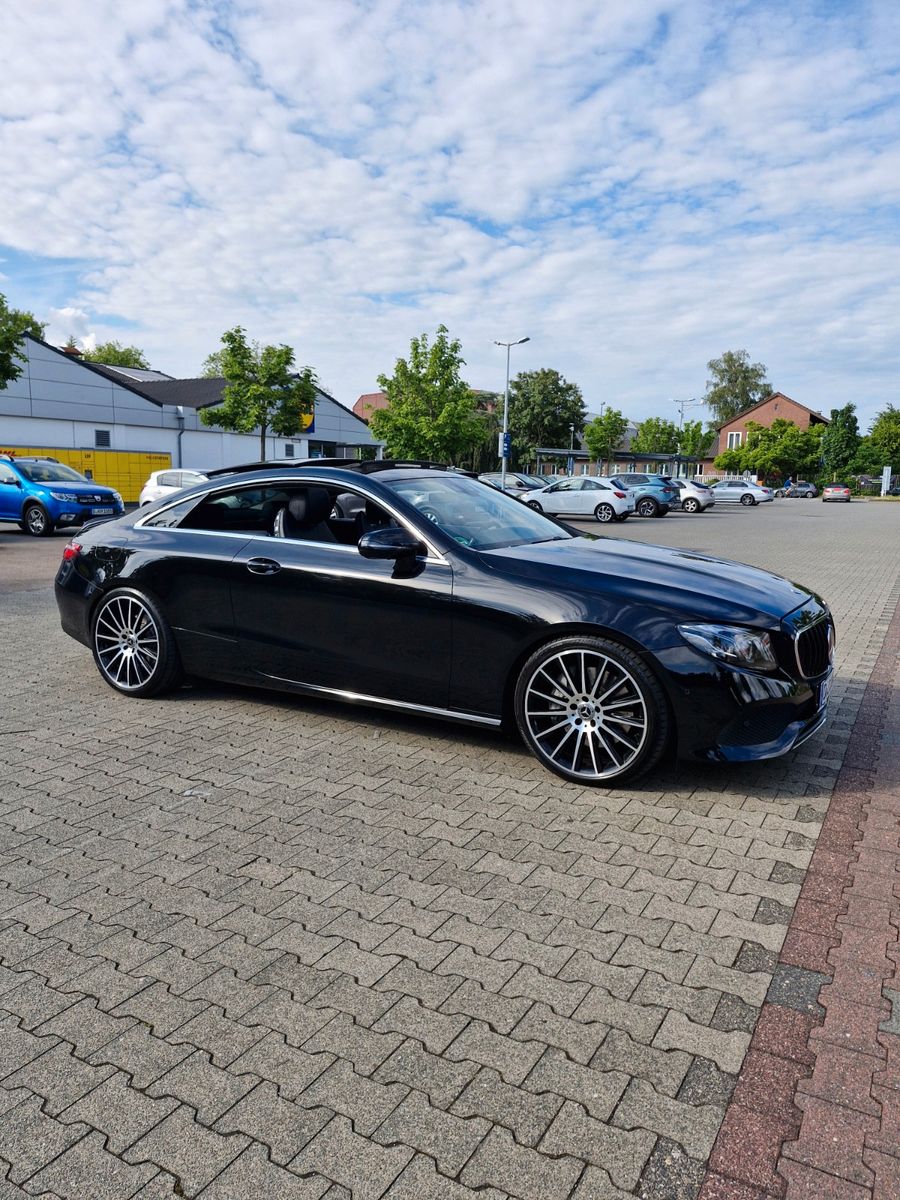 MERCEDES-BENZ Mercedes-Benz E-Klasse 350D 4Matic Coupé AMG lnn