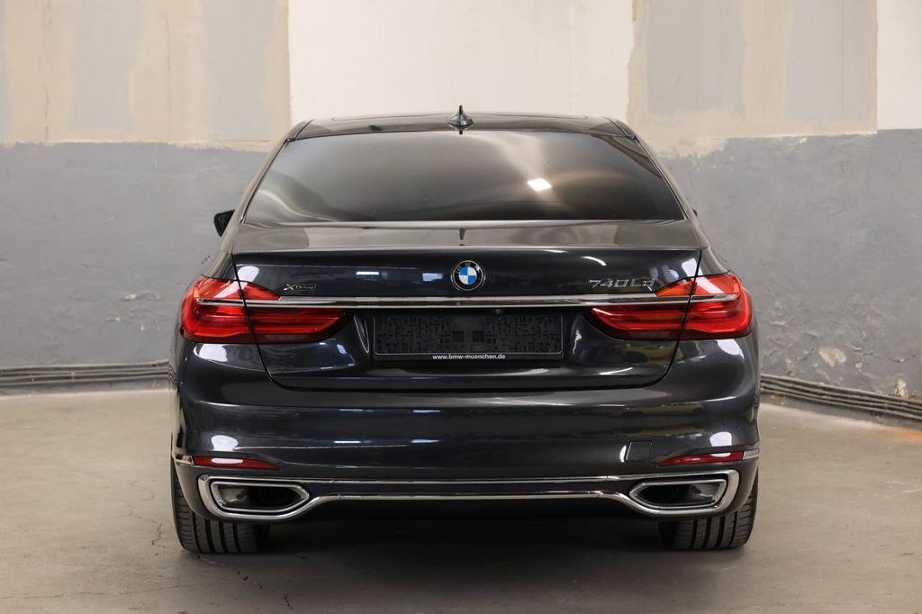 Image of BMW 740