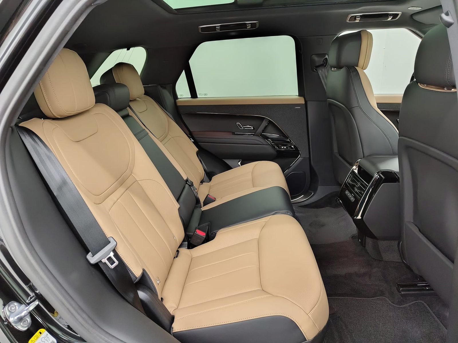 LAND ROVER Range Rover Sport D250 Dynamic SE Black Pano AHK – Bild 14