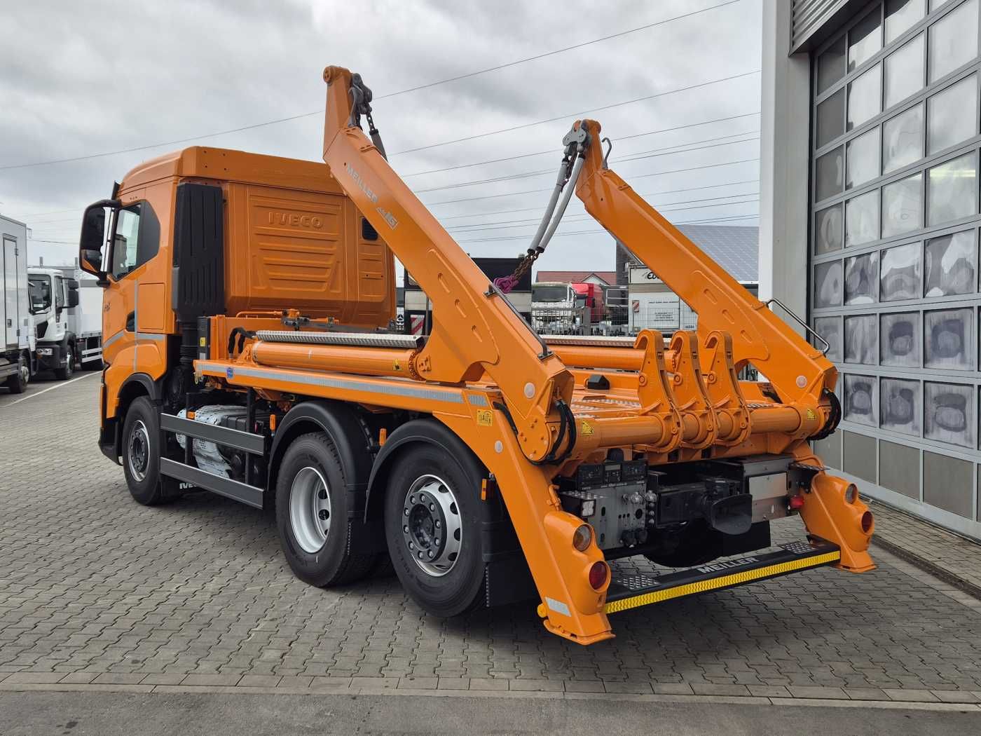 Fahrzeugabbildung Iveco X-Way AS280X46Y/PS ON 6x2 MEILLER  AK16 Intarder