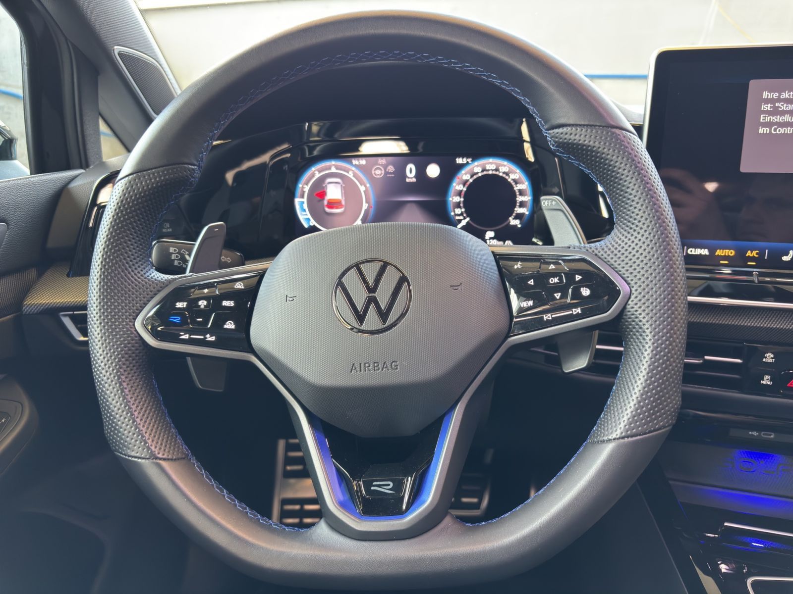 Volkswagen Golf VIII R Pano BlackStyle Harman Head-UP foto 11