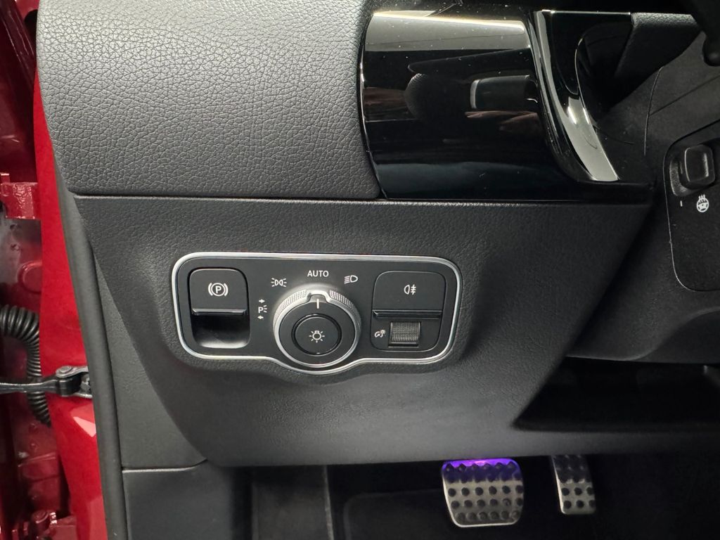 MERCEDES-BENZ GLA 250 4M AMG*PANO*NIGHT*MULTIBEAM*KAMERA*DISTR MERCEDES-BENZ GLA 250 4M AMG*PANO*NIGHT*MULTIBEAM*KAMERA*DISTR