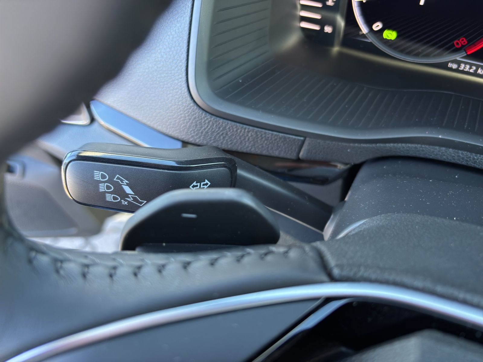 Fahrzeugabbildung SKODA Karoq Balance 1.5 TSI DSG AHZ LED RFK SH ACC Cli
