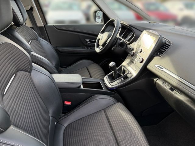 Fahrzeugabbildung Renault Scenic IV Grand Intens 1.6 dCi 130 Energy HUD LE