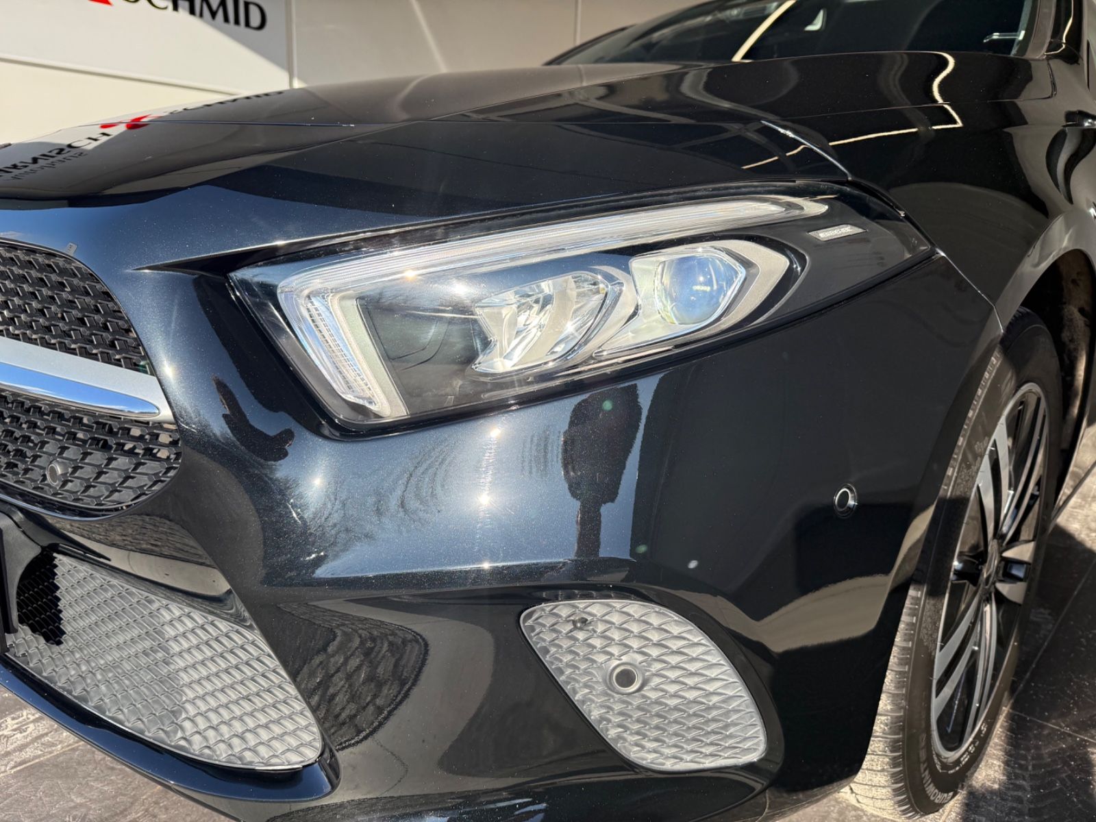 Fahrzeugabbildung Mercedes-Benz A 250 e Progressive DAB Licht- u. Sicht-Paket