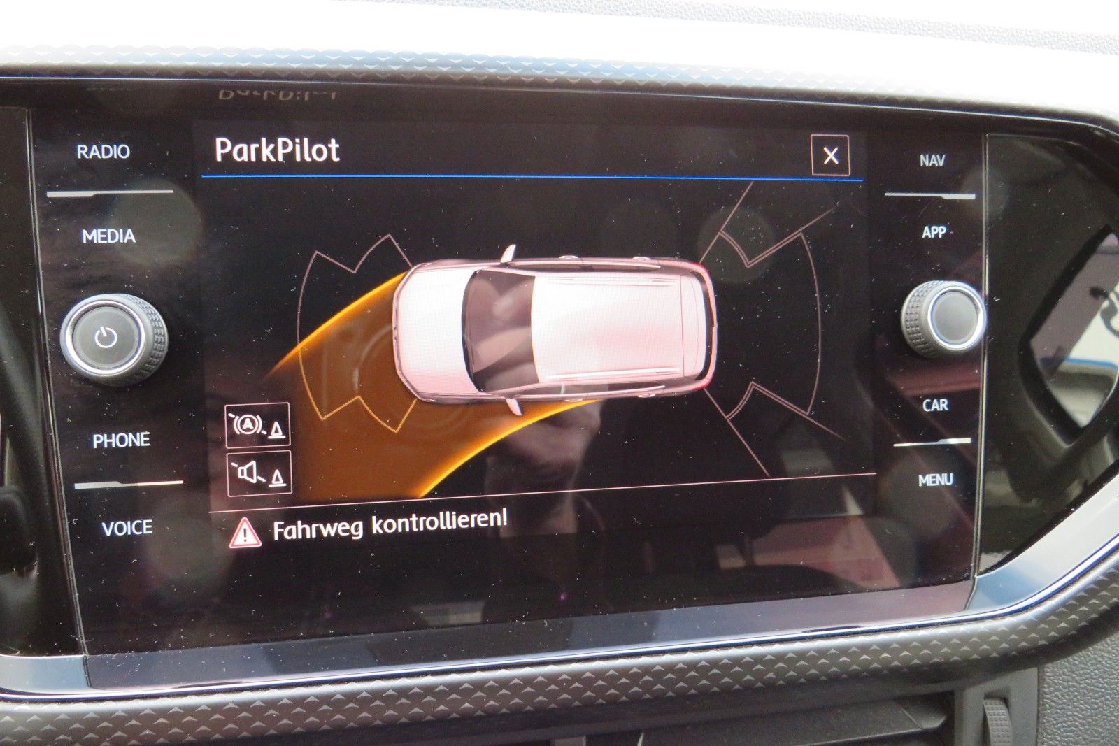 Fahrzeugabbildung Volkswagen T-Cross Life NAVI PDC SITZH DIGITAL-COCKPIT PRO