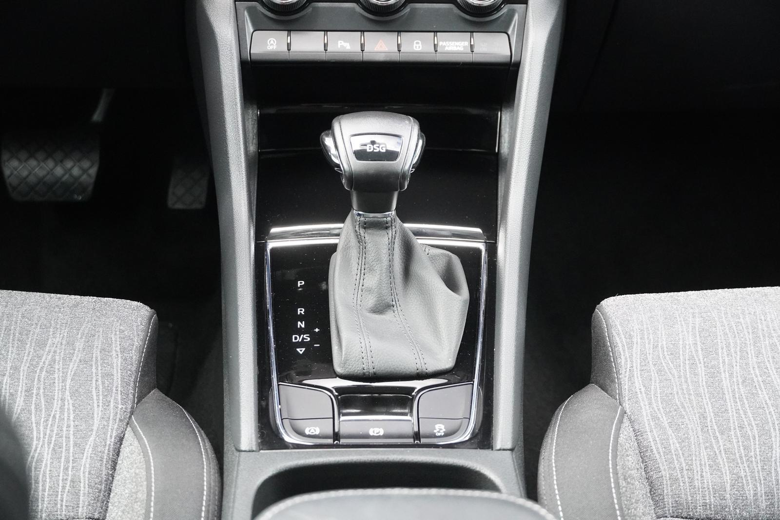 Skoda Karoq 1.5 16V TSI DSG Style ACC Navi Tempomat, миниатюра 24