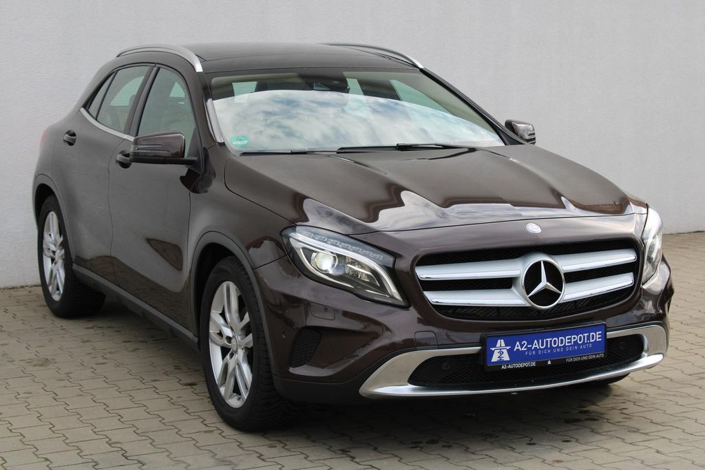 MERCEDES-BENZ GLA 200