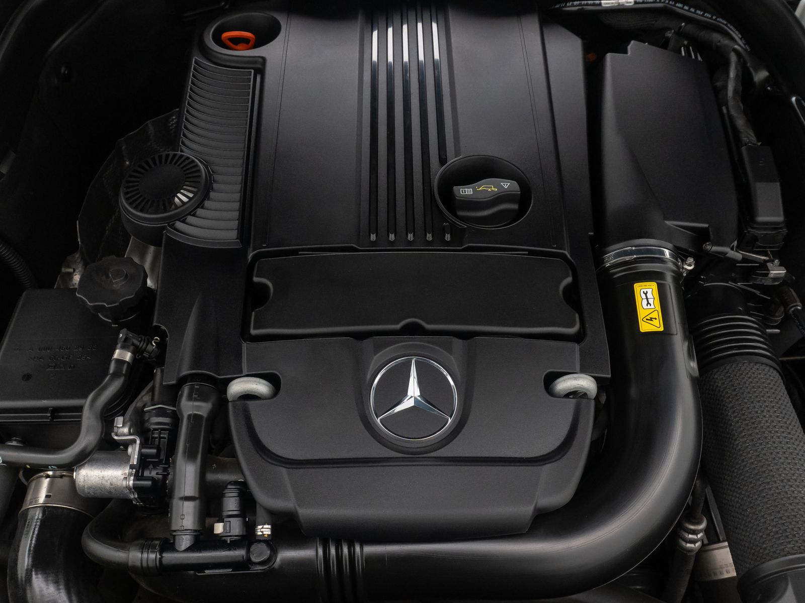 Fahrzeugabbildung Mercedes-Benz C 180 BlueEfficiency AHK Navi HiFi PDC KlimaAut