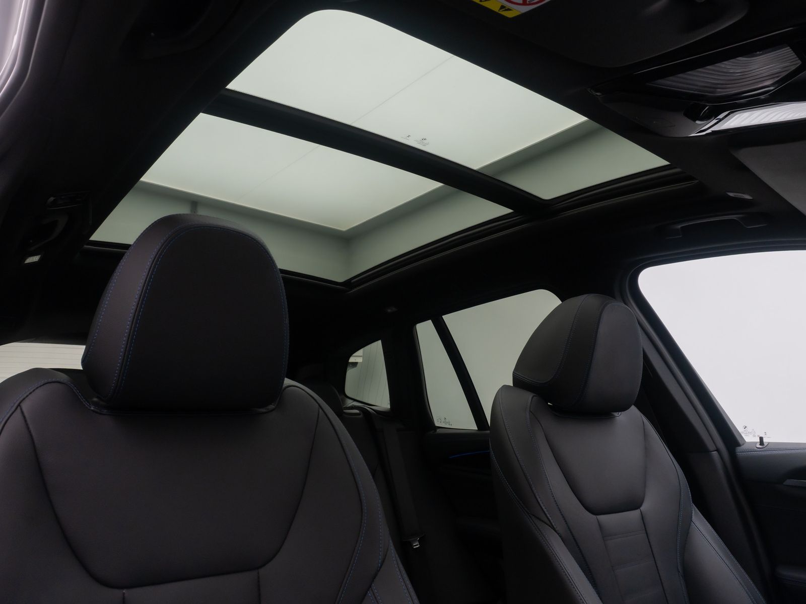 Fahrzeugabbildung BMW iX3 IMPRESSIVE H/K 360&deg;Panorma HUD DAB Sport 20"