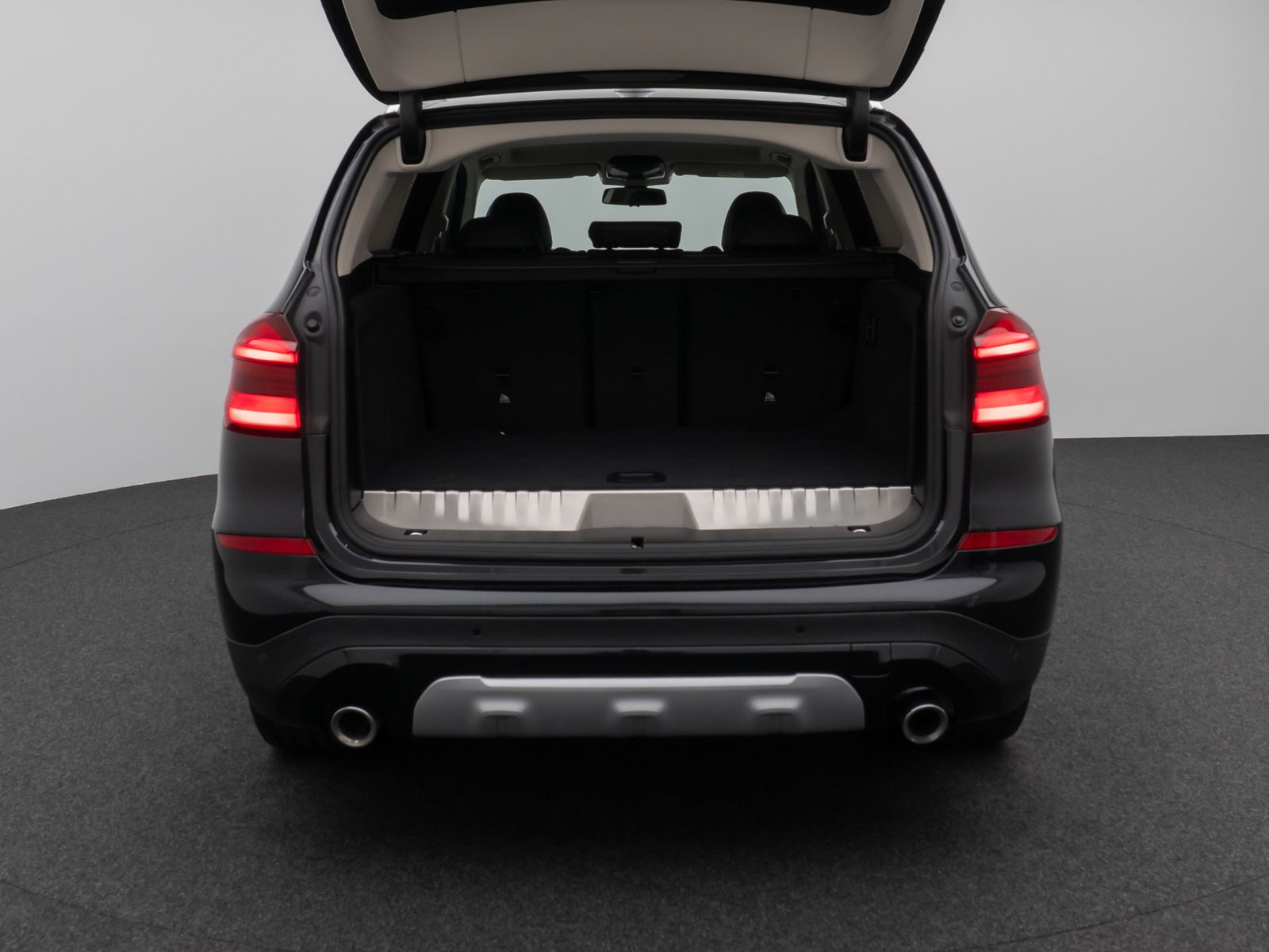 Fahrzeugabbildung BMW X3 xD30e xLine Kamera DAB HiFi Komfort Sport LED