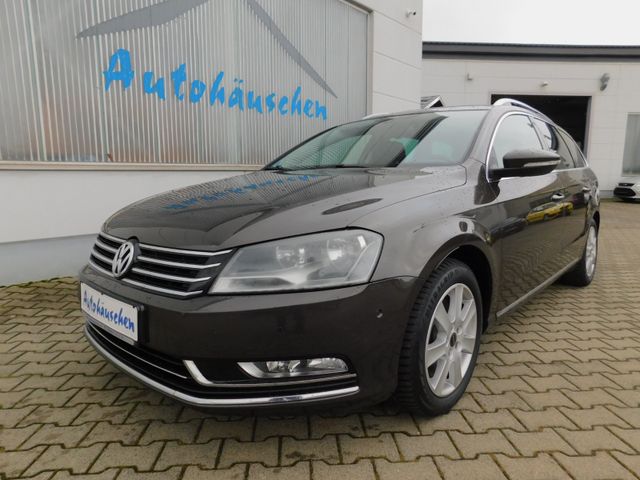 Volkswagen Passat 2.0 TDI Highline BlueMotion Leder/AHZ/PDC