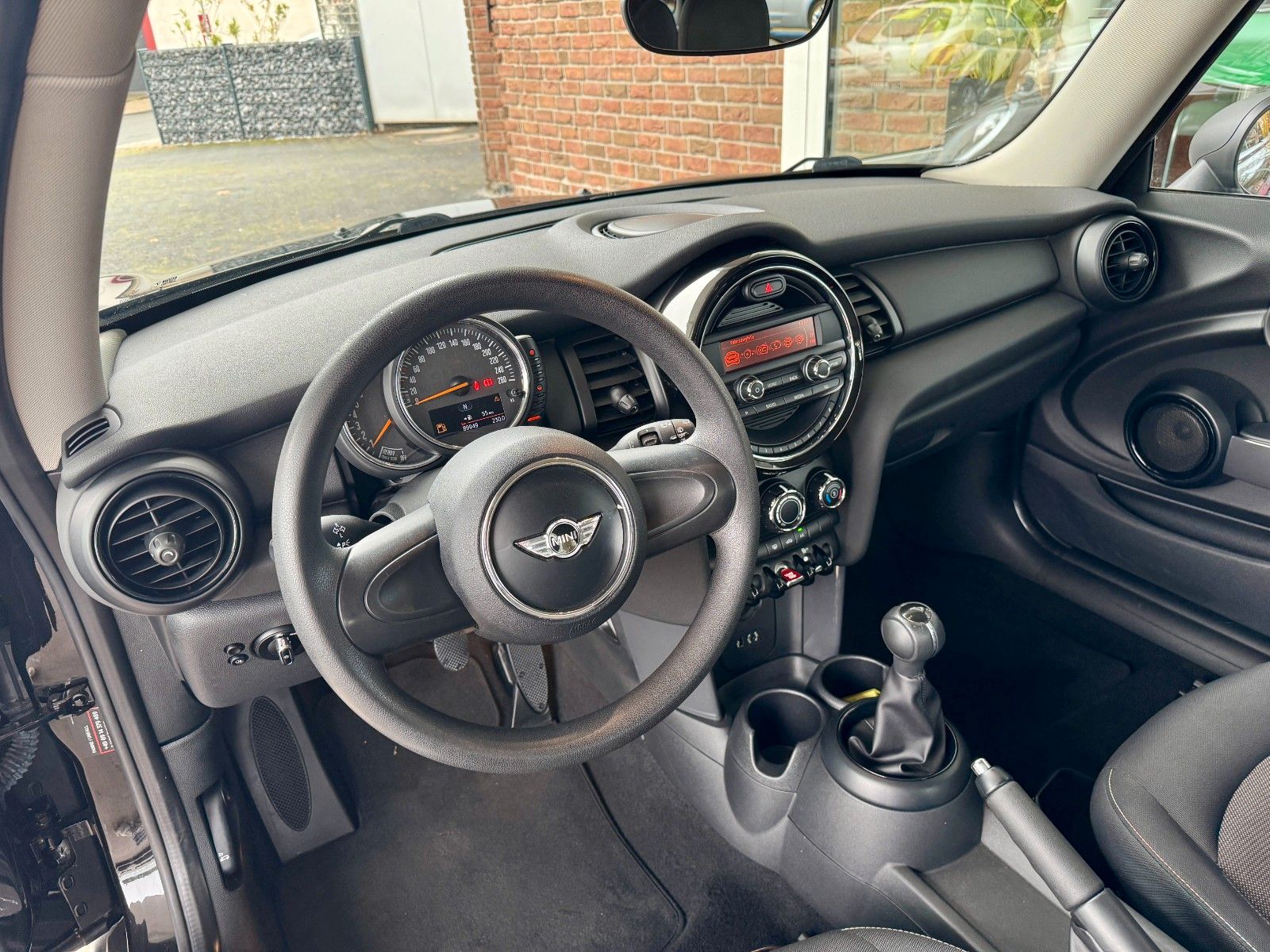 Fahrzeugabbildung MINI ONE Klima/Alufelgen/Bluetooth/1.Hand