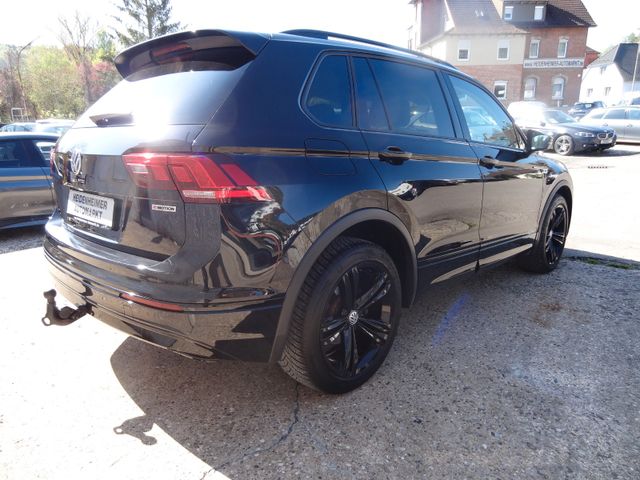 Fahrzeugabbildung Volkswagen Tiguan/R-Line/4x4/DSG/AHK/Navi/Super Optik