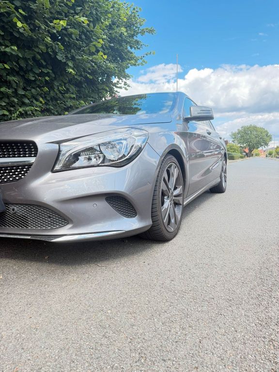 Image of Mercedes-Benz CLA 200 Shooting Brake