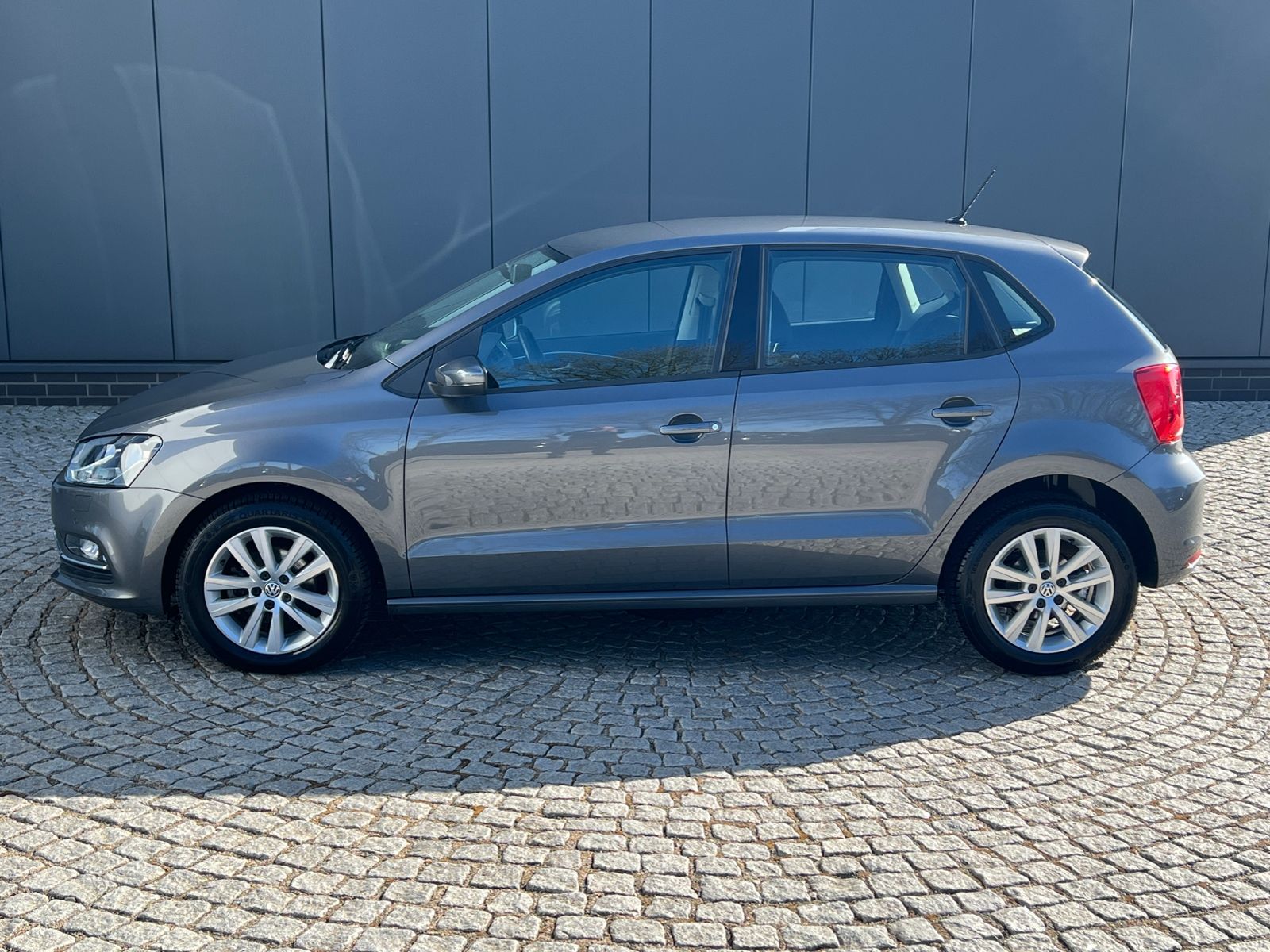 Fahrzeugabbildung Volkswagen Polo Comfortline 1.2 TSI DSG *Klima, Sitzhzg., P