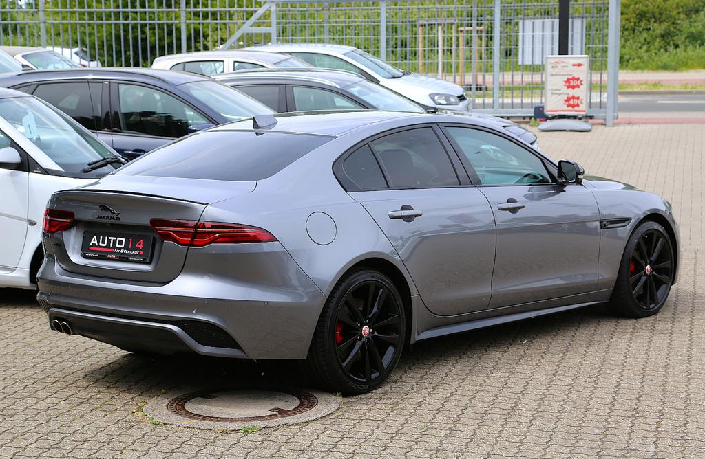 Jaguar XE