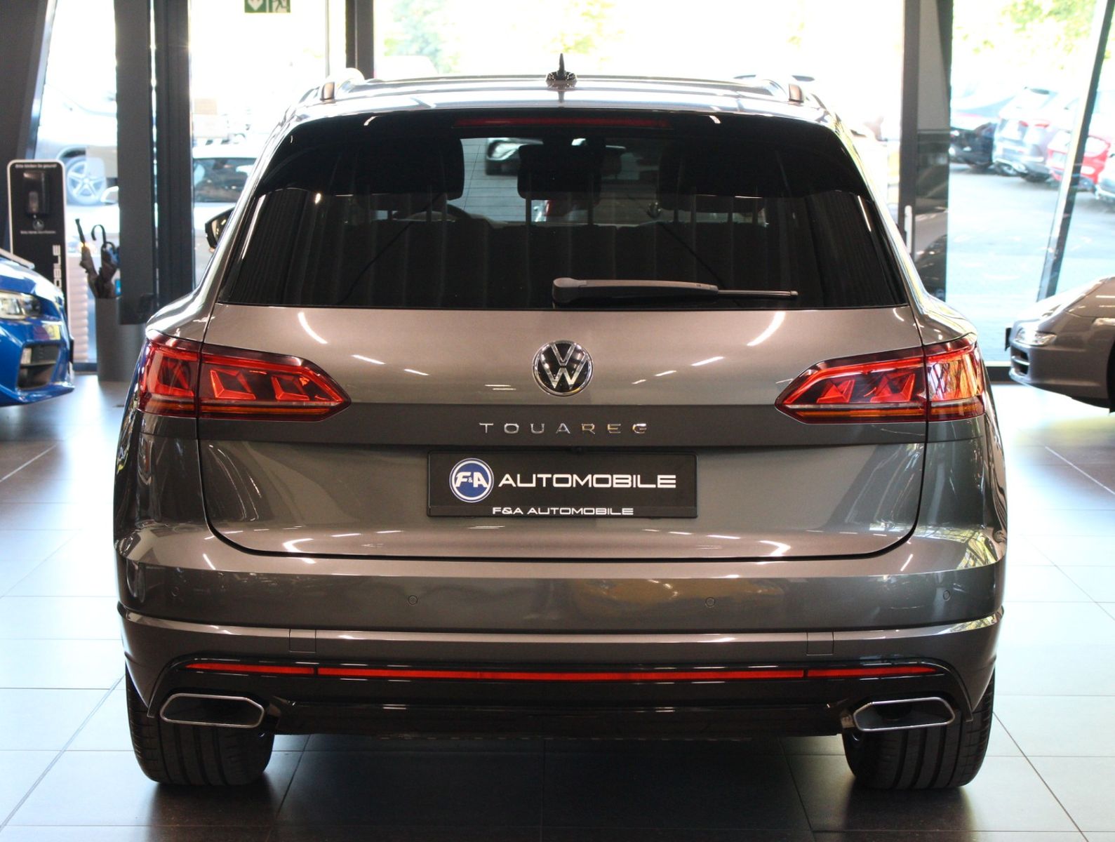 Fahrzeugabbildung Volkswagen Touareg 4.0 V8 TDI  4M  R-Line*PNRM*AHK*HUD*Voll