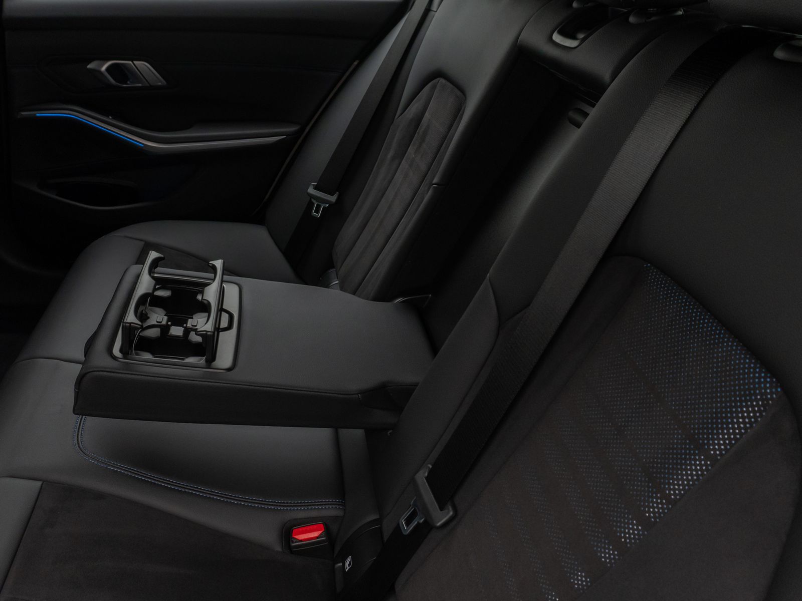 Fahrzeugabbildung BMW 320e xD M Sport 360°DAB HiFi Stop&Go Komfort LED