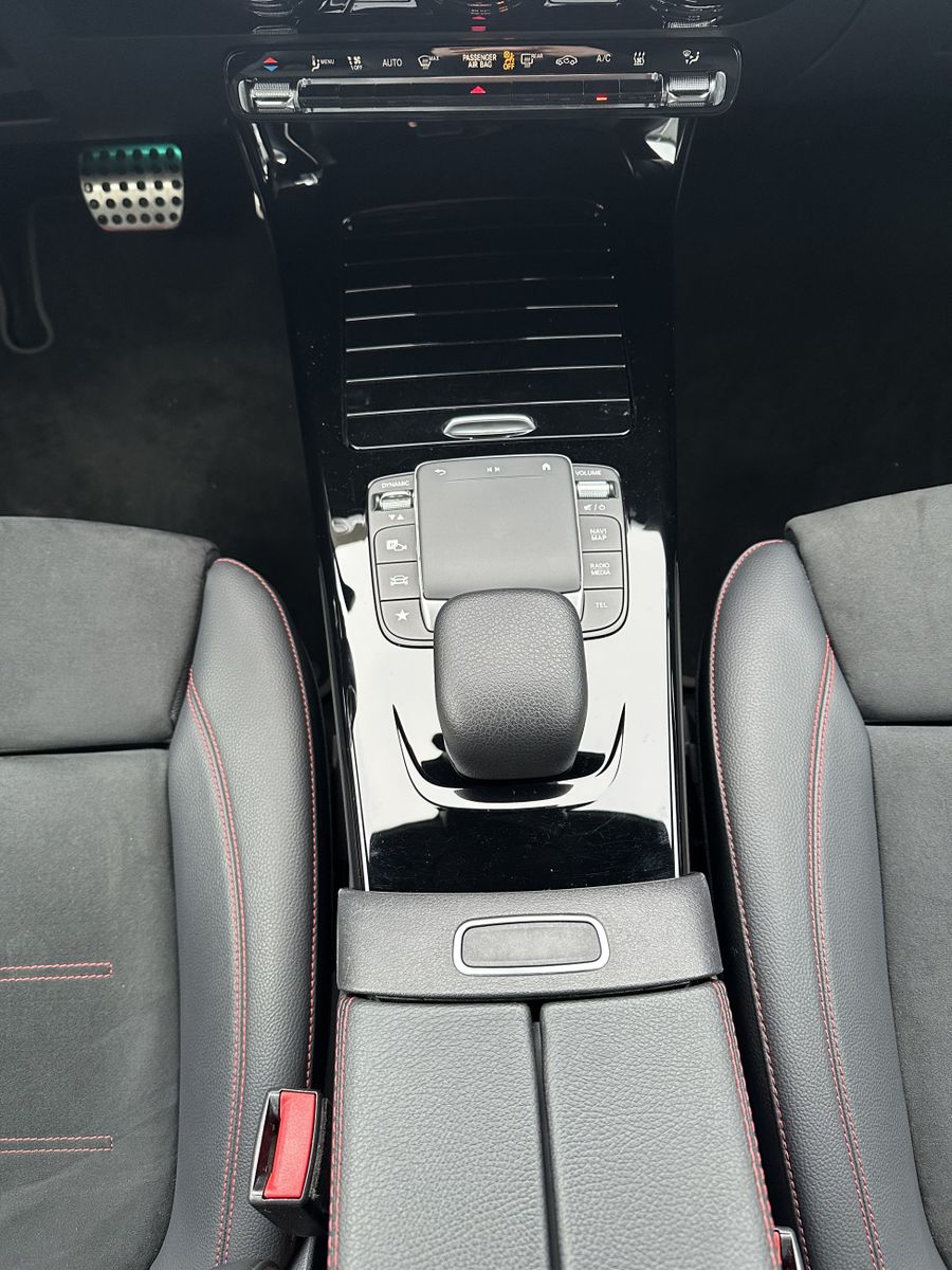 Fahrzeugabbildung Mercedes-Benz CLA 250e Shooting Brake NIGHT-PAKET+NAV+LED+19ZO