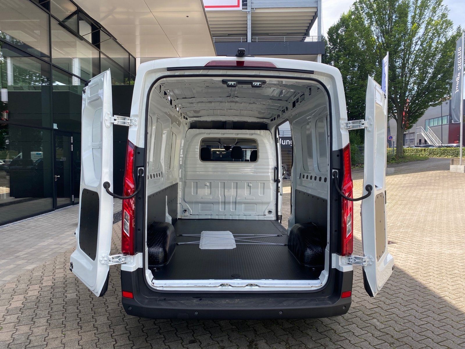 Fahrzeugabbildung Maxus Deliver9 Luxury FWD L3H2 *AKTION*