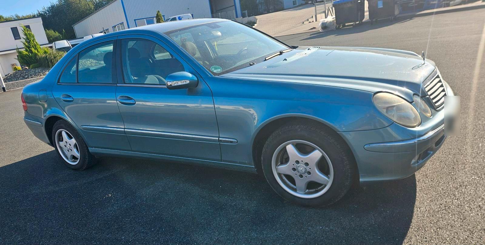 Mercedes-Benz E 220