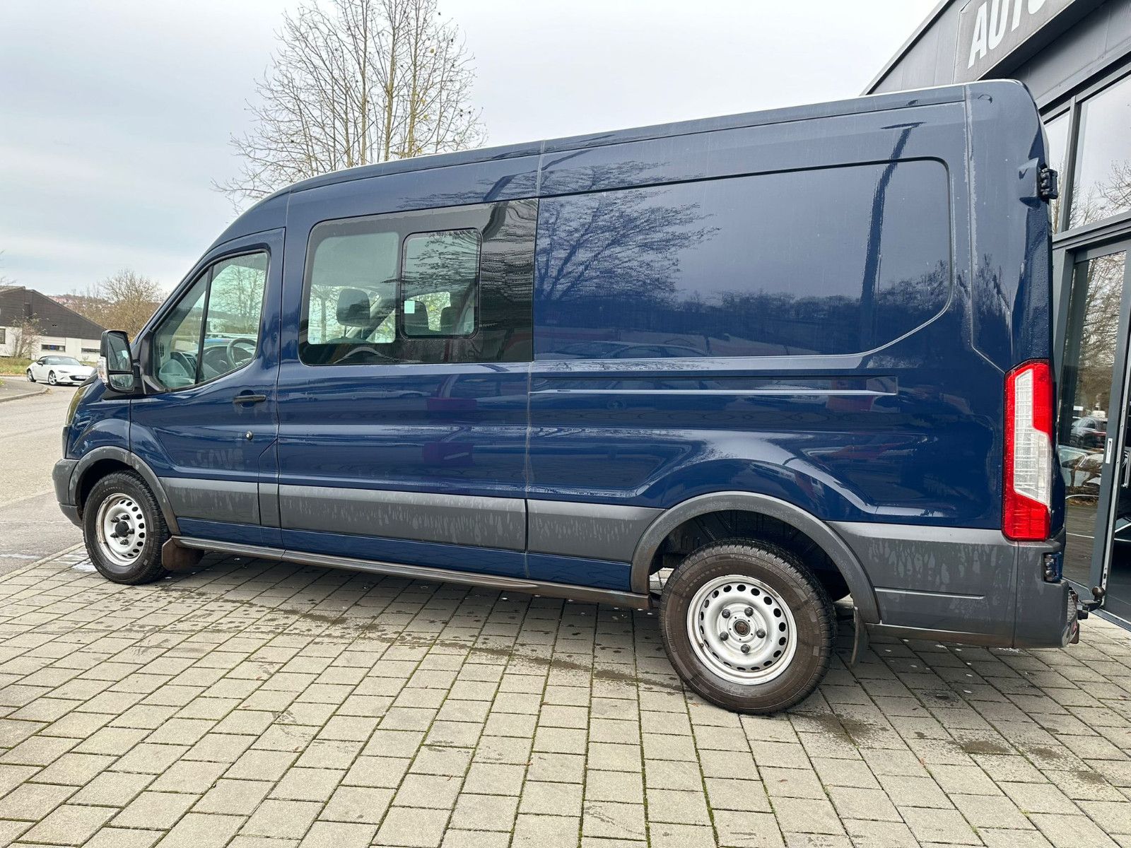 Fahrzeugabbildung Ford Transit 350 L3H2 DOPPELKABINE *6 SITZE*LEDER*