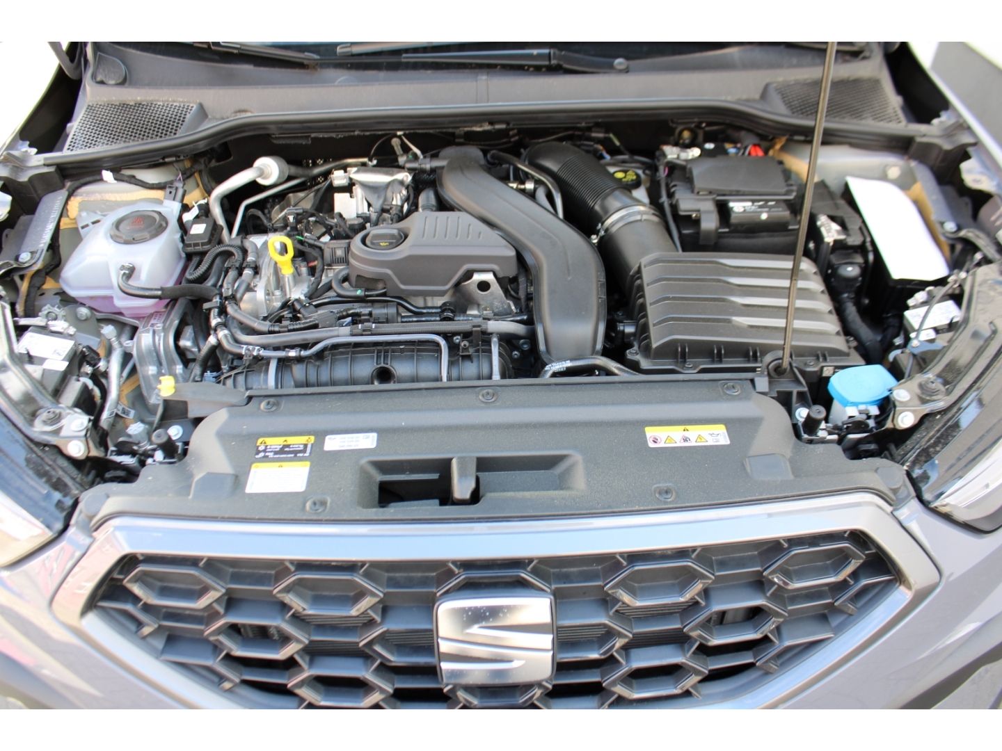 Fahrzeugabbildung SEAT Arona 1.5 TSI 110 kW FR DSG 10J Gar. ACC LED AHK