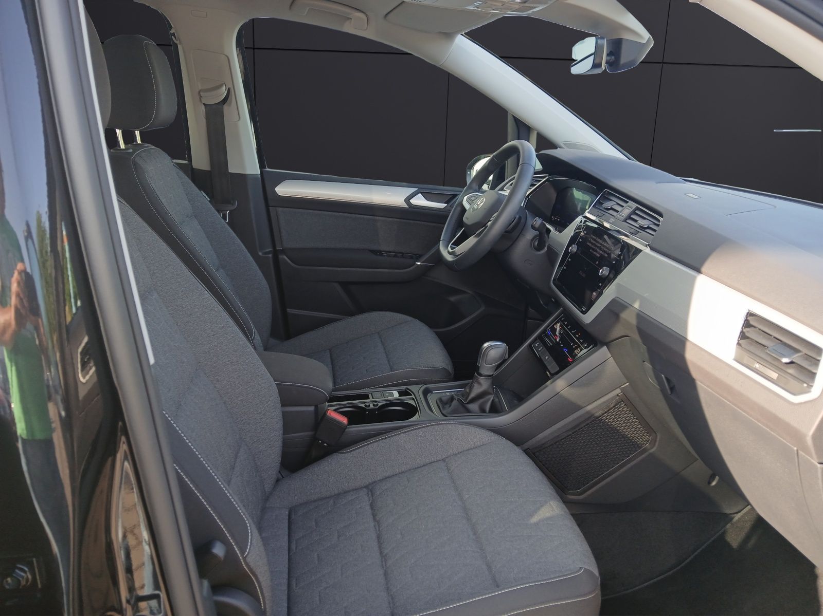 Fahrzeugabbildung Volkswagen Touran TSI Move DSG 7-Si Navi AID ACC PDC SH LM