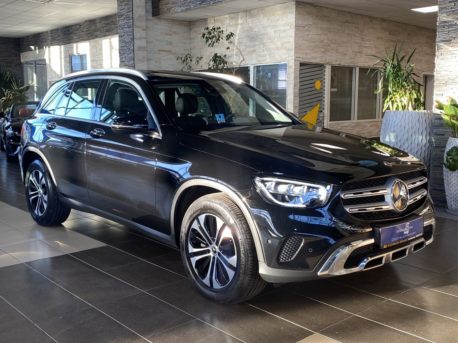 MERCEDES-BENZ GLC 300 d 4Matic Exclusive Leder LED Navi Distr+