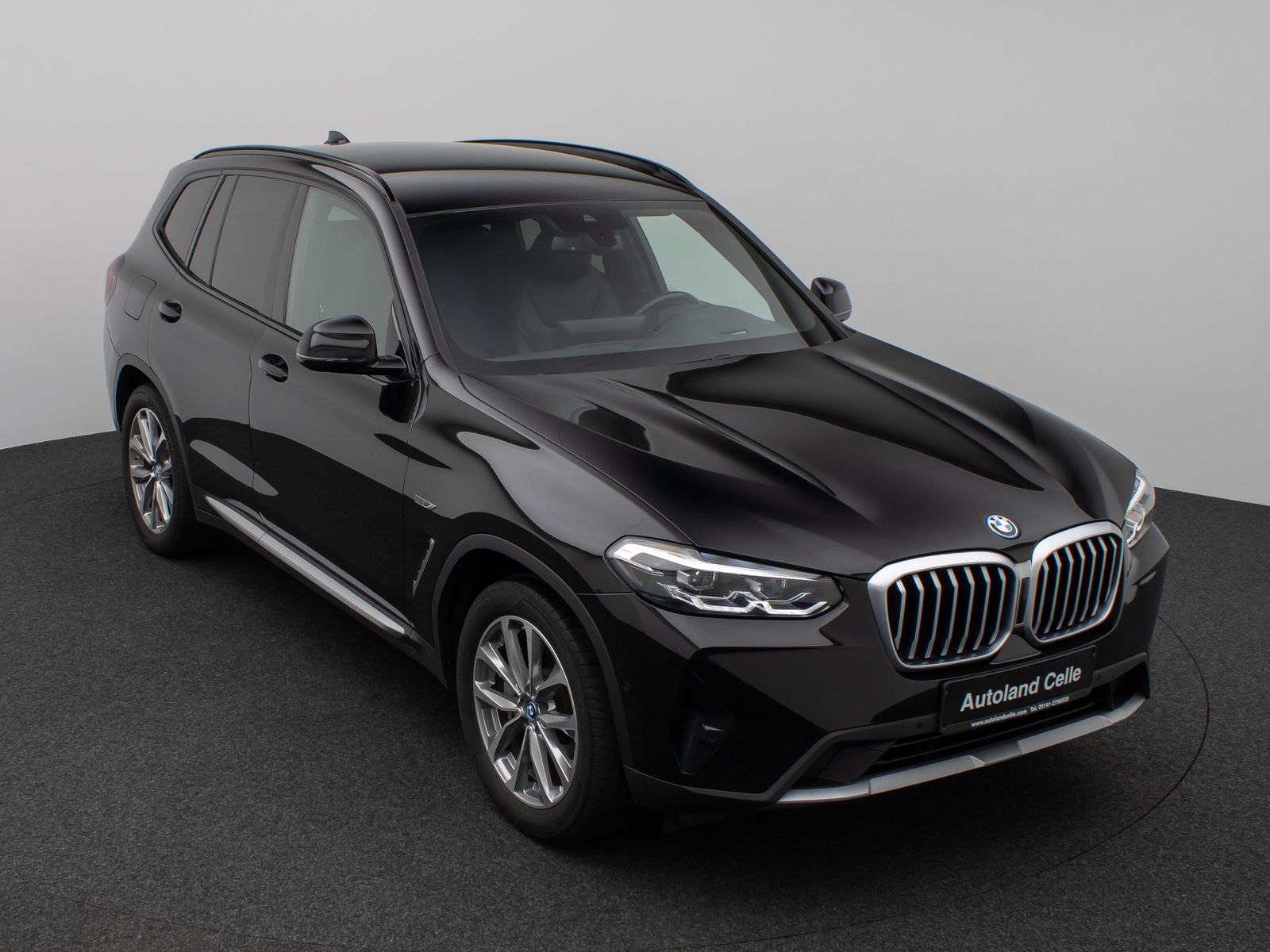 Fahrzeugabbildung BMW X3 xD30e Kamera HUD DAB HiFi Komfort Sport AHK